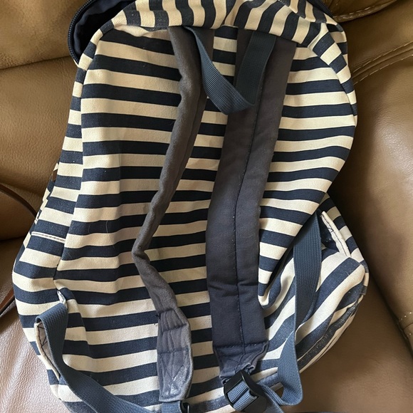 Back pack - Picture 2 of 3